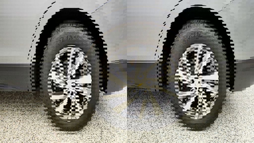 Used 2024 Chevrolet Equinox LT image 9