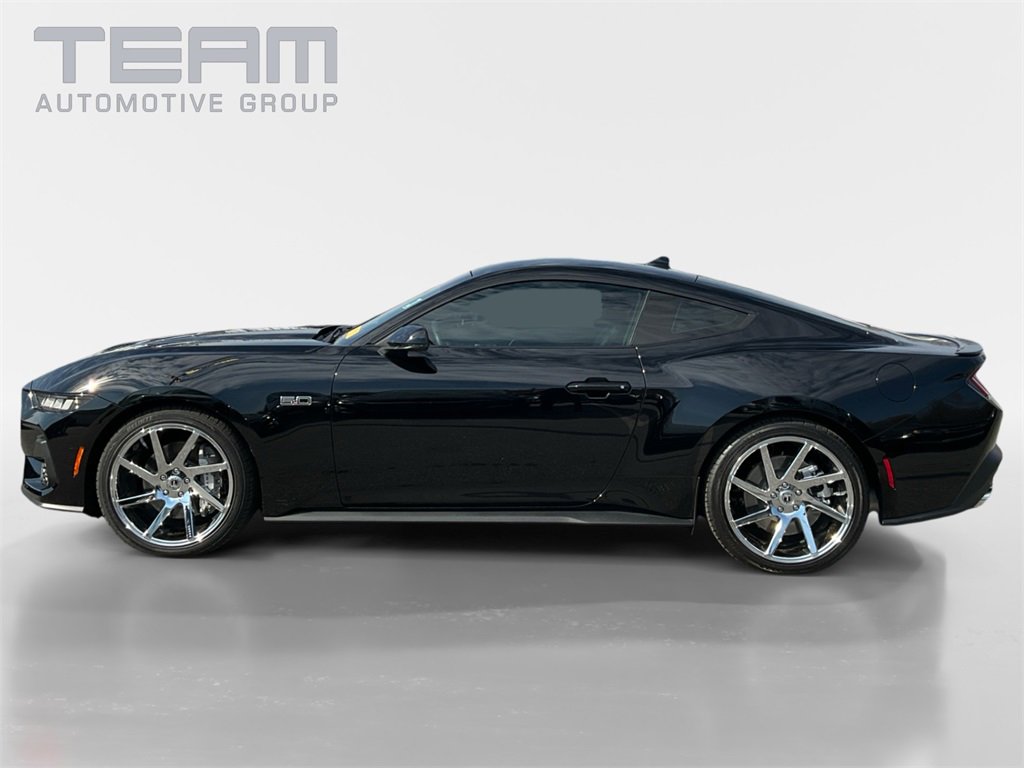 Used 2024 Ford Mustang GT Premium image 4