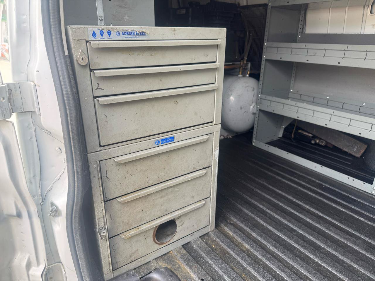 Used 2015 Chevrolet Express 3500 Extended RWD image 18