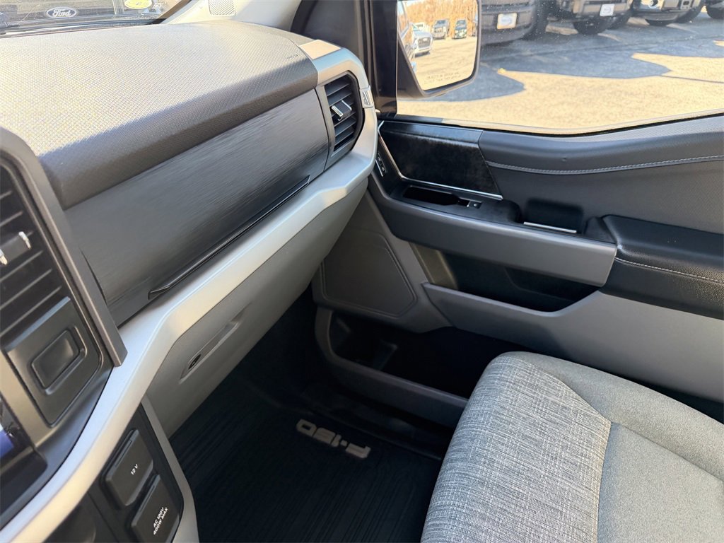 Used 2022 Ford F150 XLT w/ Equipment Group 302A High image 19