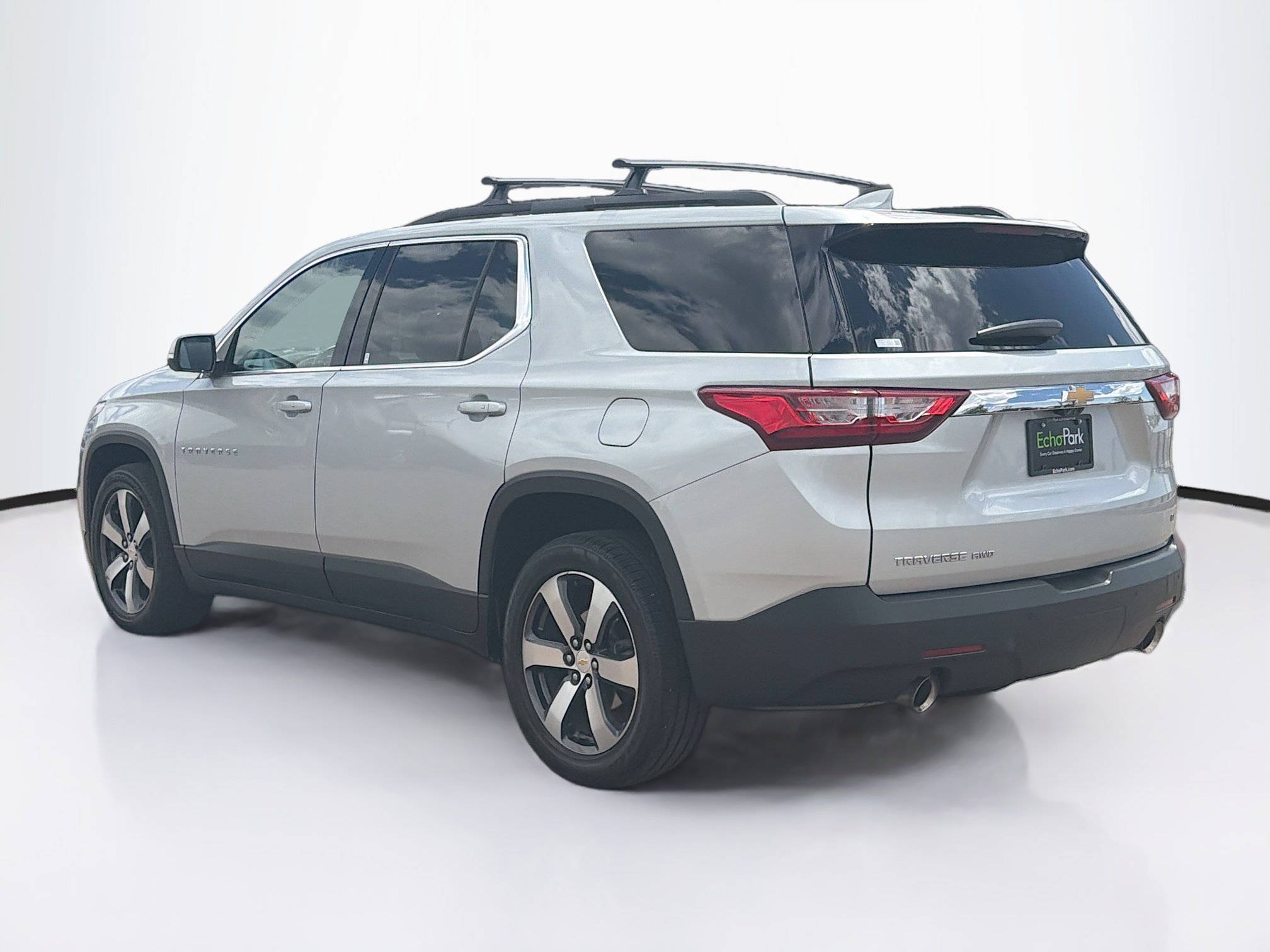 Used 2021 Chevrolet Traverse LT w/ LT Premium Package AWD/4WD image 5