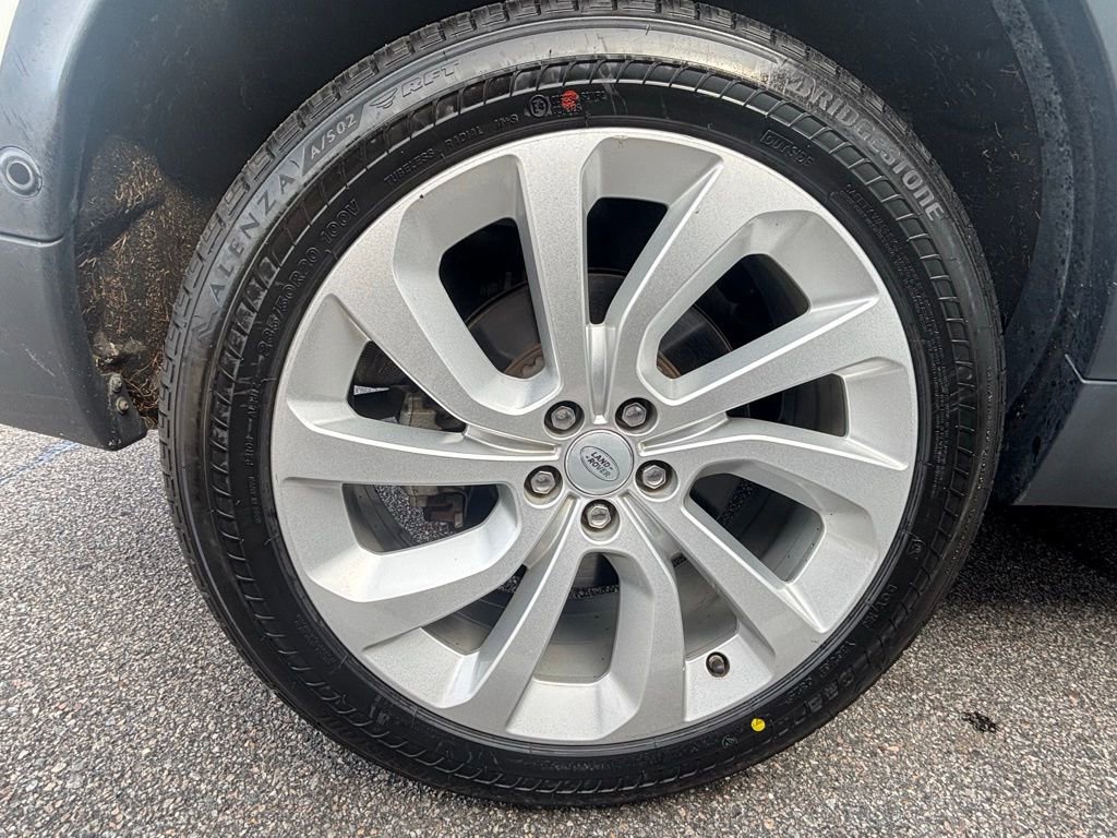 Used 2021 Land Rover Discovery Sport SE image 25