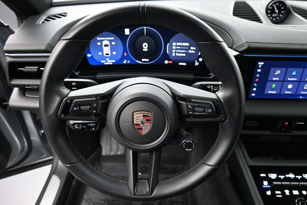 Certified 2025 Porsche Macan Electric RWD image 11
