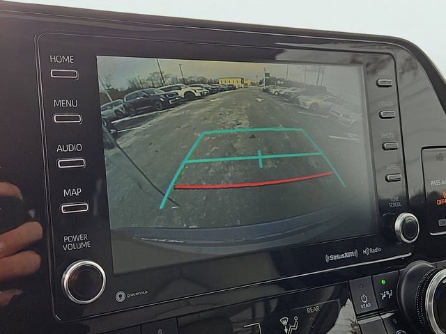 Used 2022 Toyota Highlander XLE image 16