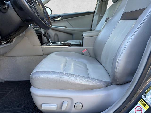 Used 2012 Toyota Camry XLE w/ Leather Pkg FWD image 12