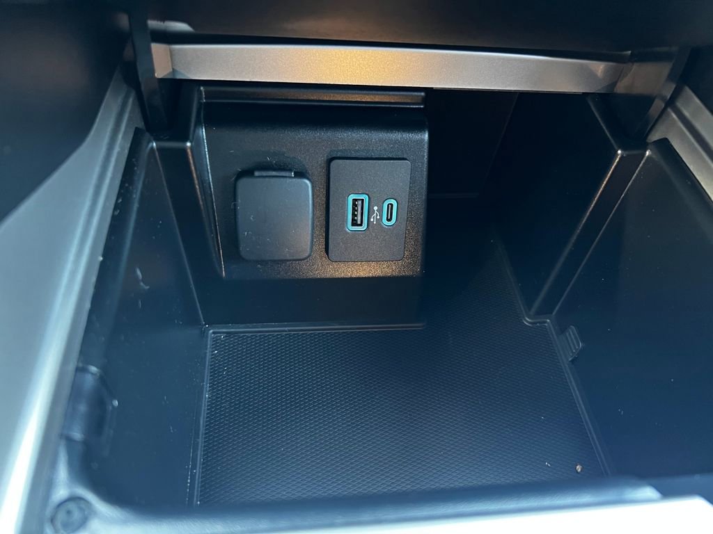 Used 2020 Ford Explorer XLT w/ Equipment Group 202A image 35