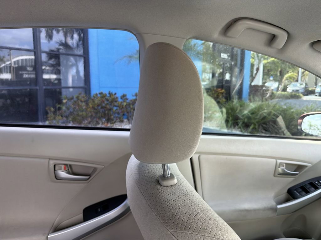 Used 2014 Toyota Prius Three image 16