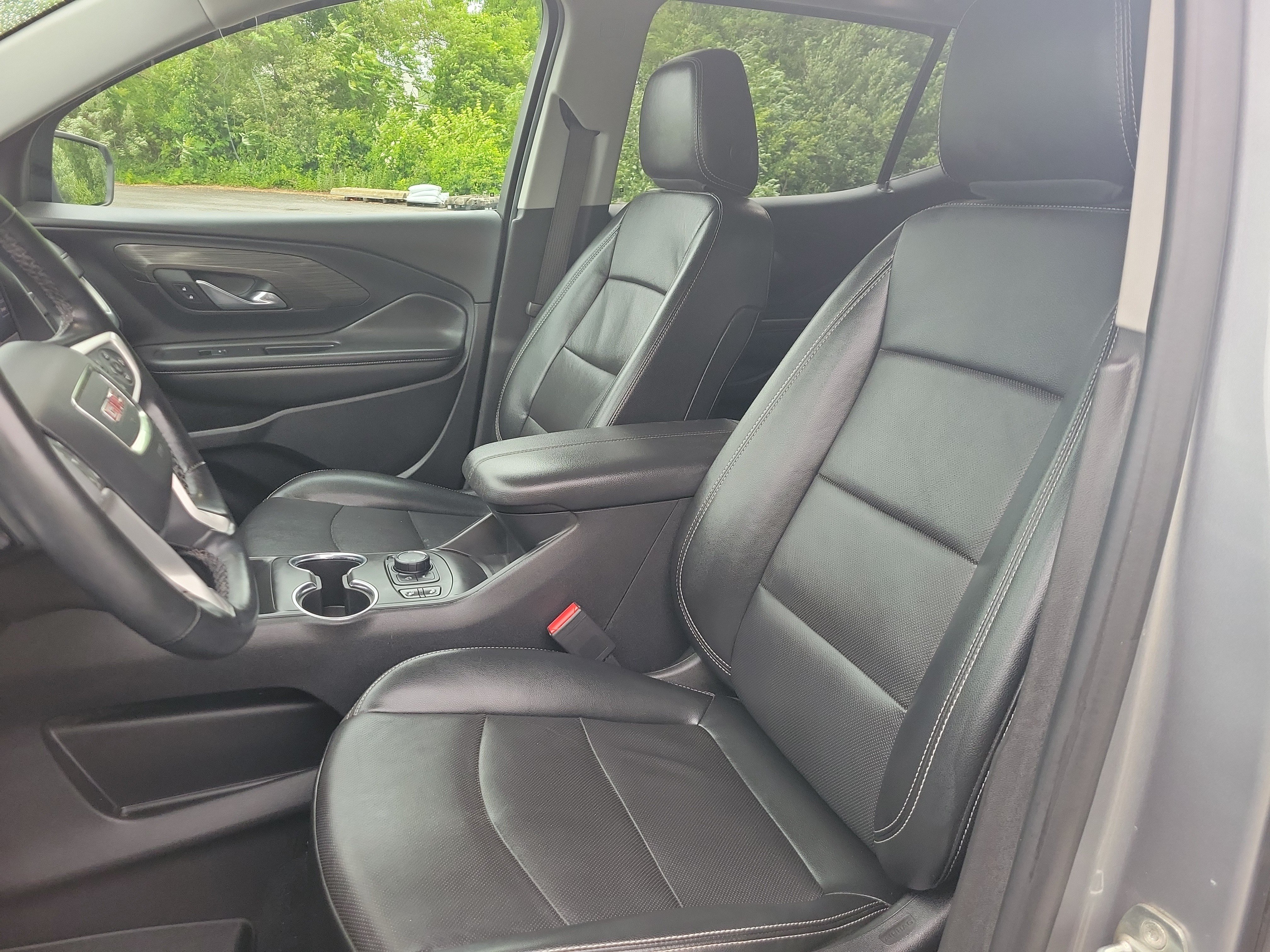 Used 2023 GMC Terrain SLT w/ Infotainment Package II AWD/4WD image 14