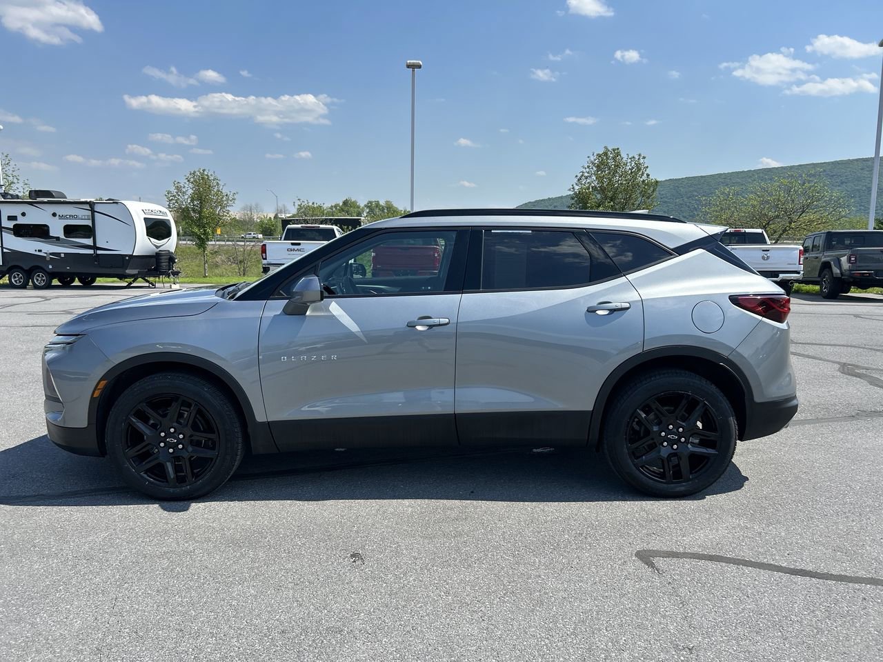 Used 2024 Chevrolet Blazer LT w/ Convenience Package AWD/4WD image 4