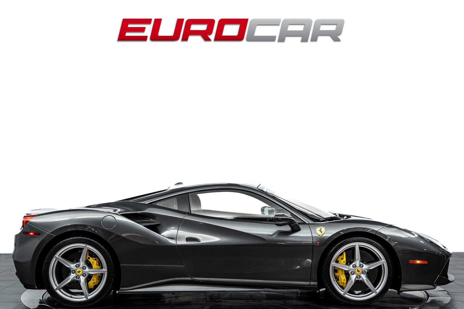 Used 2018 Ferrari 488 GTB RWD image 6