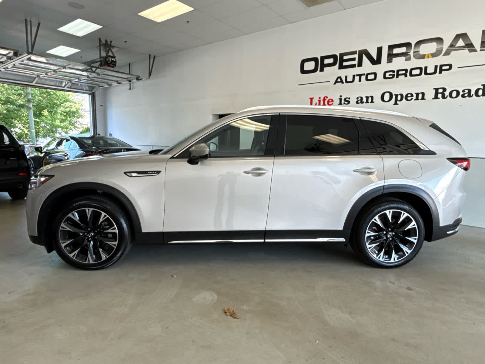 Certified 2026 MAZDA CX-90 Plug-In Hybrid w/ Premium Plus AWD/4WD image 4