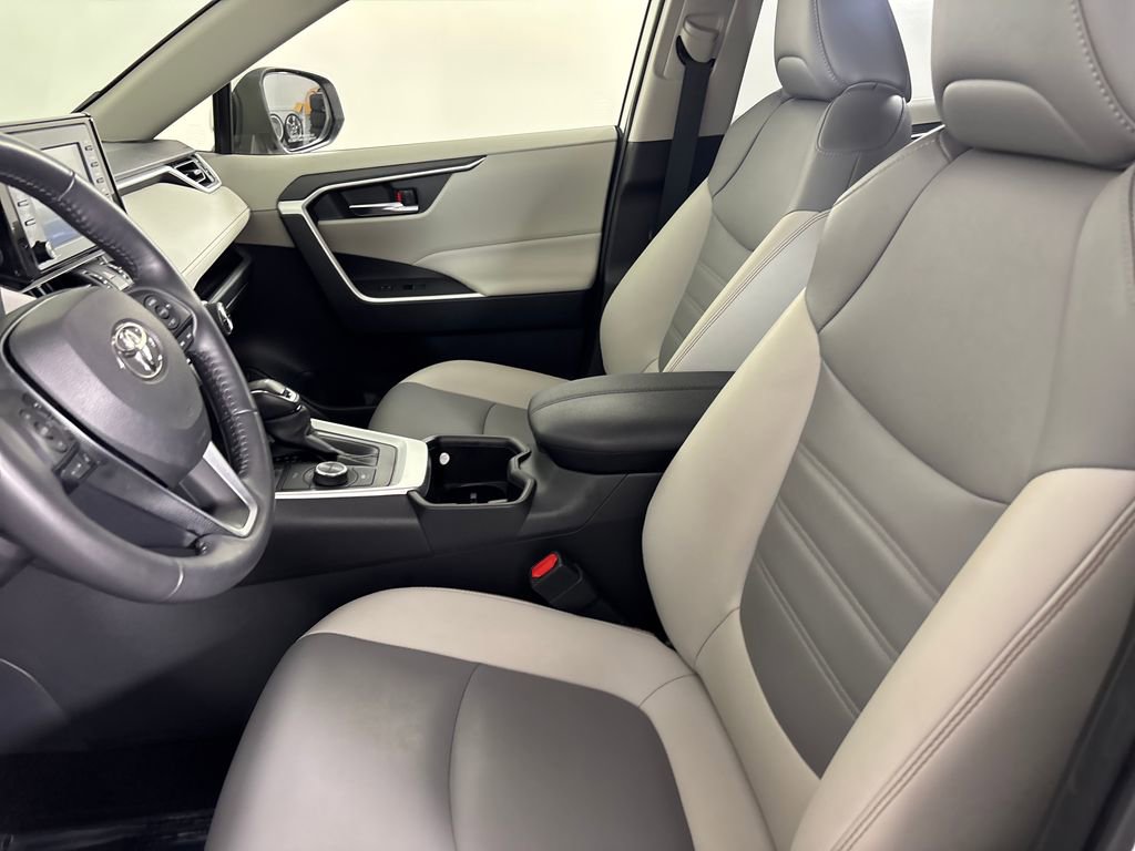 Certified 2022 Toyota RAV4 XLE Premium AWD/4WD image 8