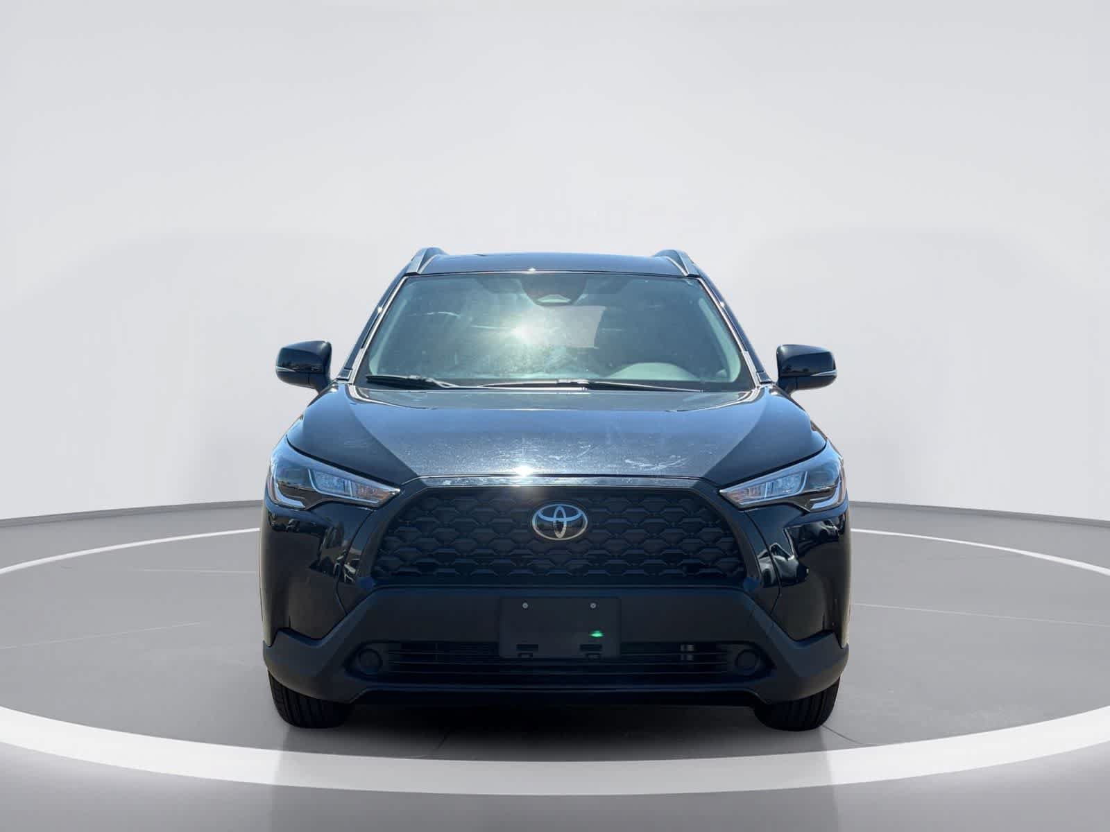 Used 2025 Toyota Corolla Cross LE FWD image 9