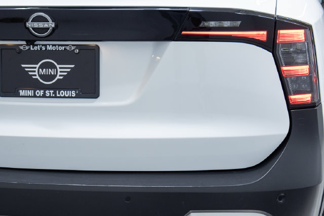Used 2025 Nissan Kicks S FWD image 9