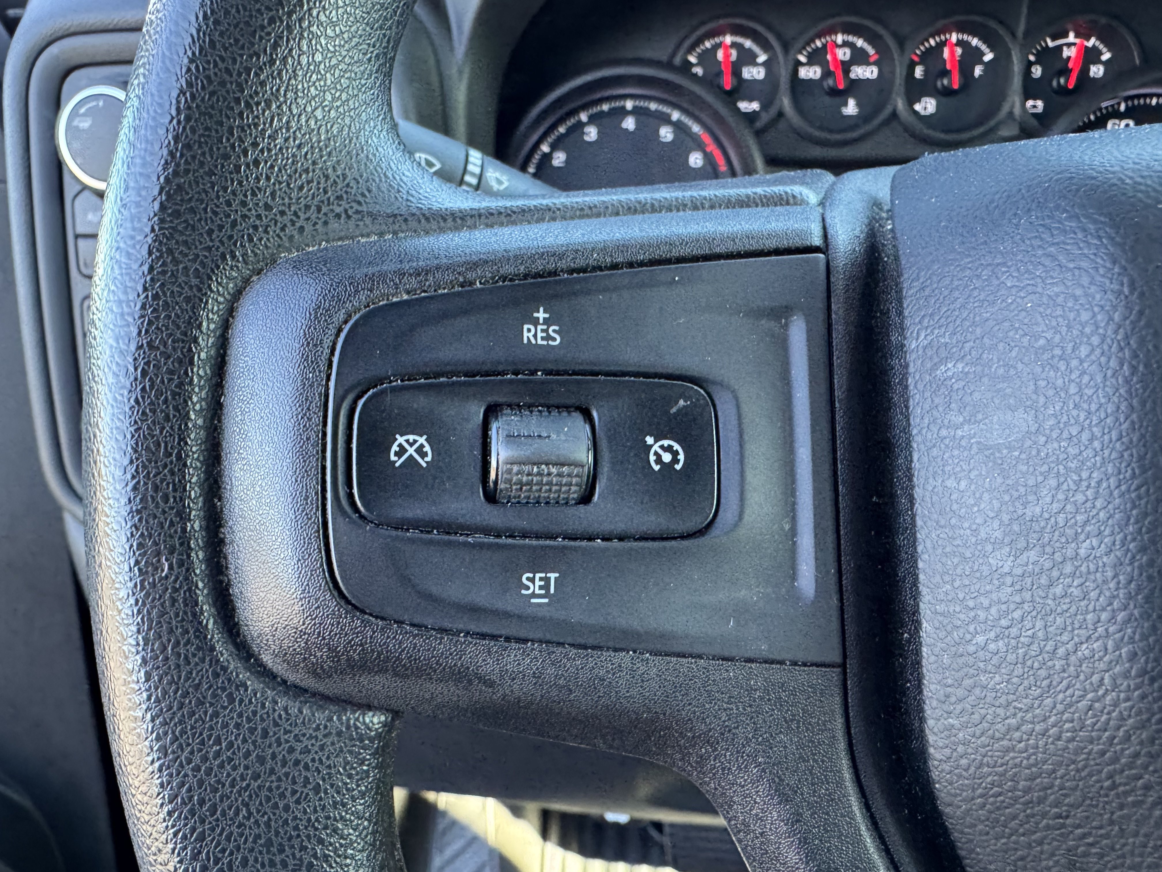 Used 2020 Chevrolet Silverado 1500 Custom w/ Custom Value Package AWD/4WD image 18