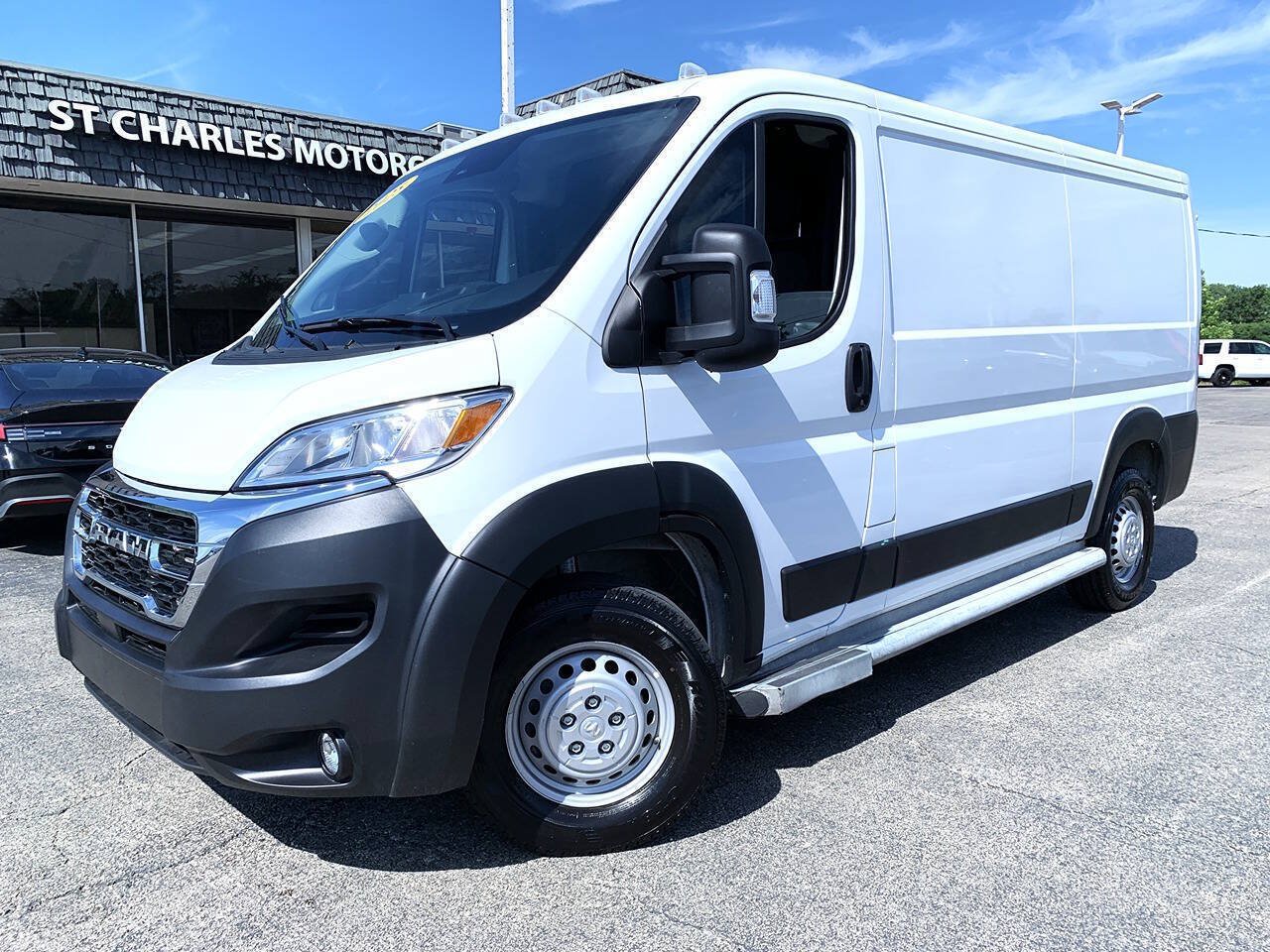 Used 2025 RAM ProMaster 2500 w/ U-Haul Equipment Group FWD image 2