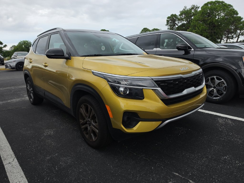 Certified 2023 Kia Seltos S FWD image 3
