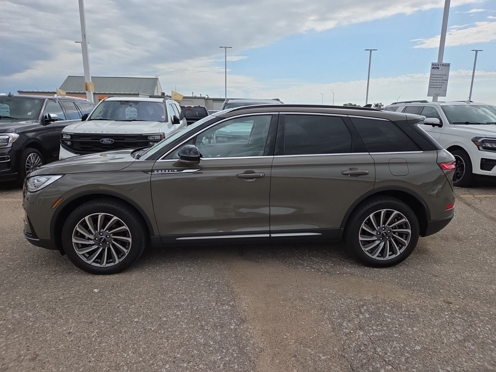 Used 2025 Lincoln Corsair Reserve w/ Equipment Group 202A AWD/4WD image 8