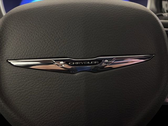 New 2026 Chrysler Pacifica Select image 36