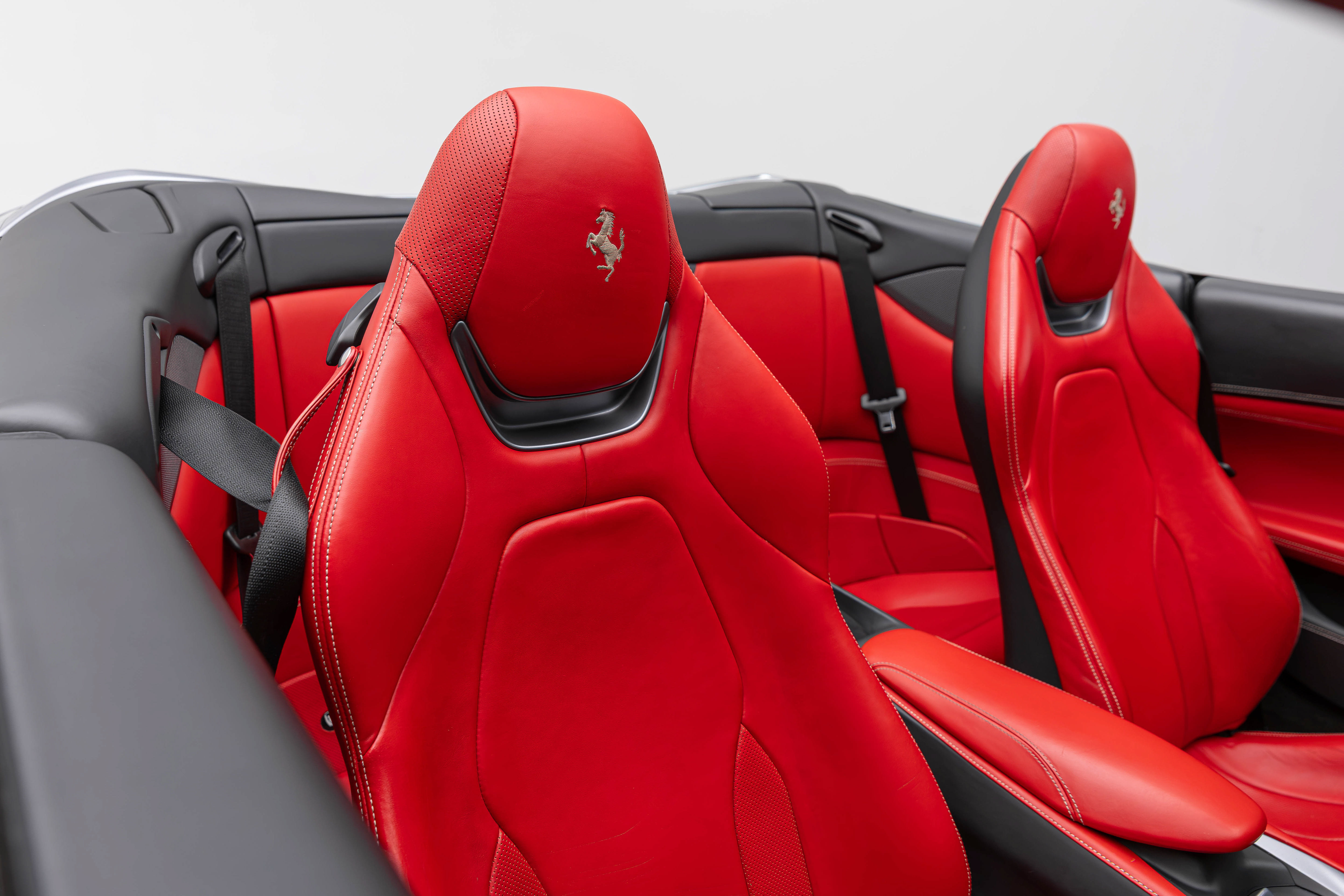Certified 2019 Ferrari Portofino RWD image 55