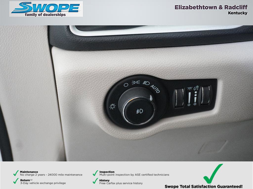 Certified 2024 Chrysler Pacifica Touring-L image 16