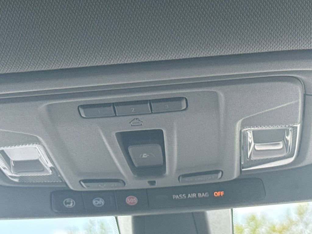 Used 2020 Chevrolet Silverado 1500 RST AWD/4WD image 16