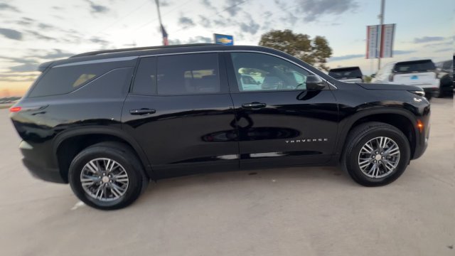 Used 2026 Chevrolet Traverse LT w/ Driver Confidence Package FWD image 9