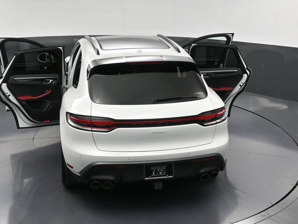Certified 2023 Porsche Macan Turbo image 34