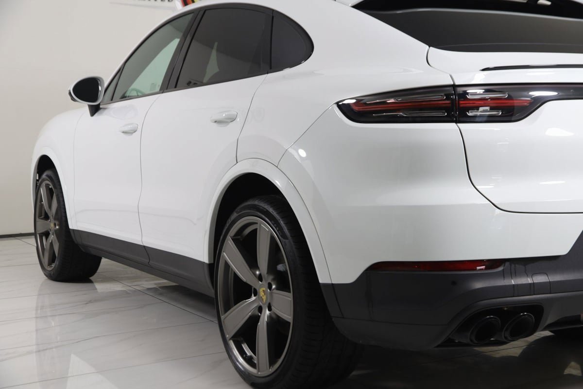 Used 2023 Porsche Cayenne Coupe image 36