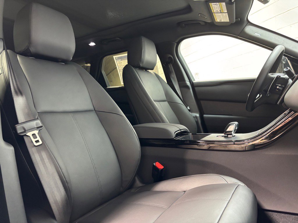 New 2026 Land Rover Range Rover Velar Dynamic SE image 30