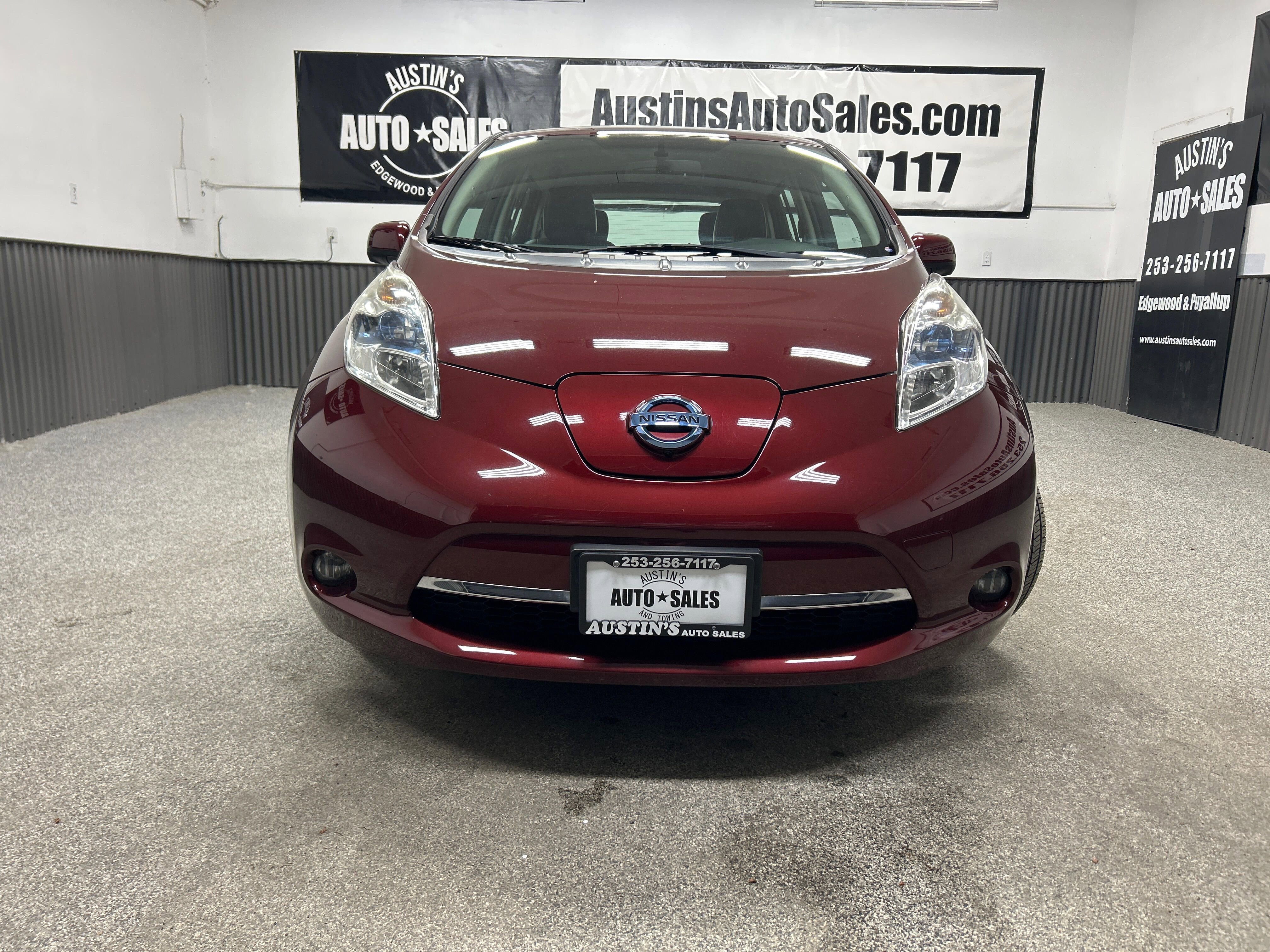 Used 2016 Nissan Leaf SL w/ Premium Package FWD image 2