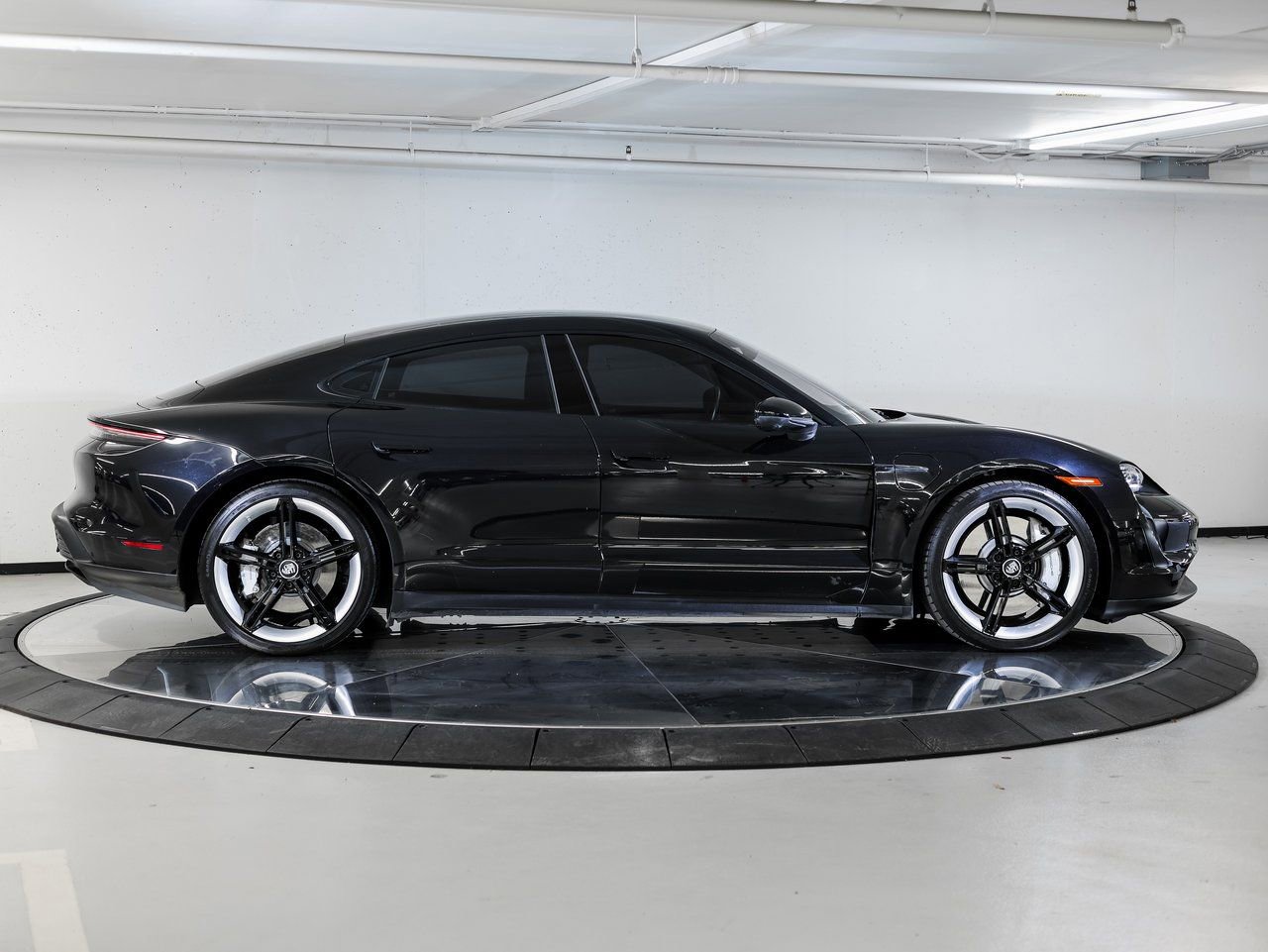 Certified 2024 Porsche Taycan image 7