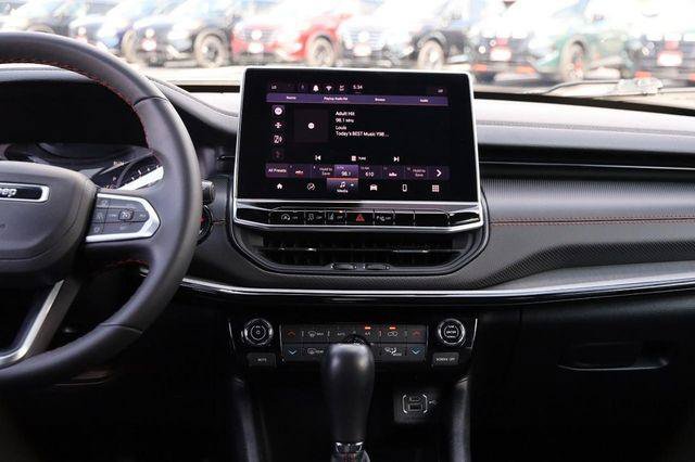 Used 2025 Jeep Compass Trailhawk w/ Trailer Tow Group AWD/4WD image 26