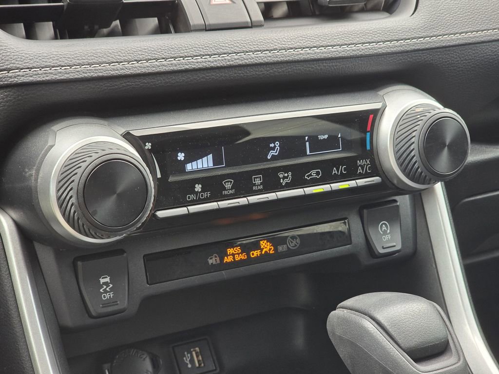 Used 2023 Toyota RAV4 LE image 31