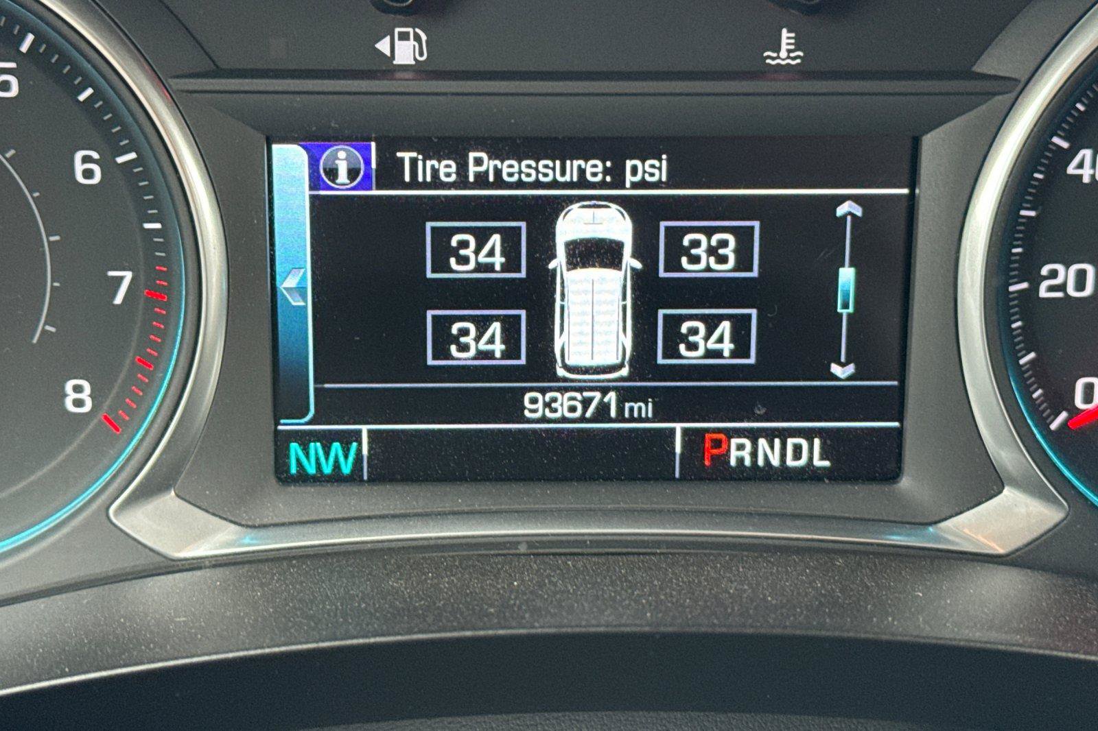 Used 2019 Chevrolet Traverse LT FWD image 3