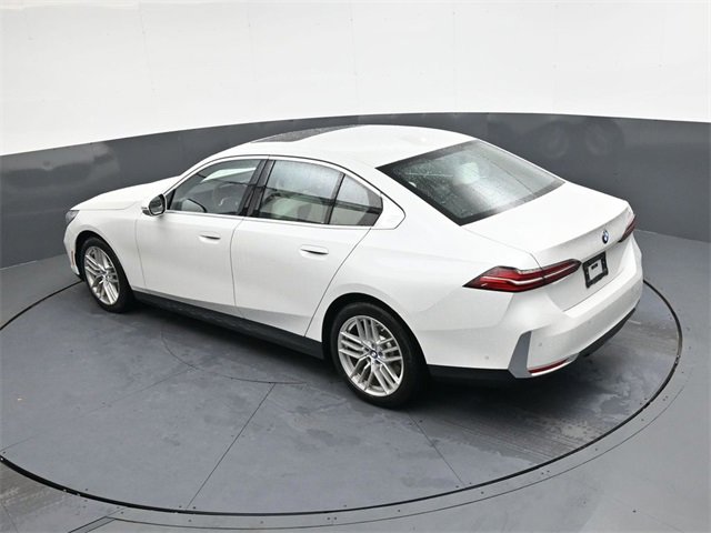 Used 2024 BMW 530i w/ Convenience Package image 20