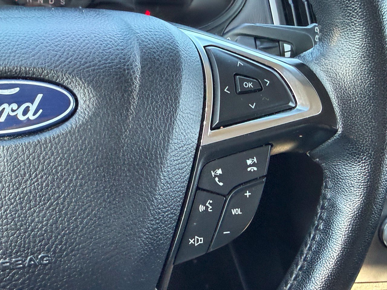 Used 2024 Ford Edge SEL AWD/4WD image 19
