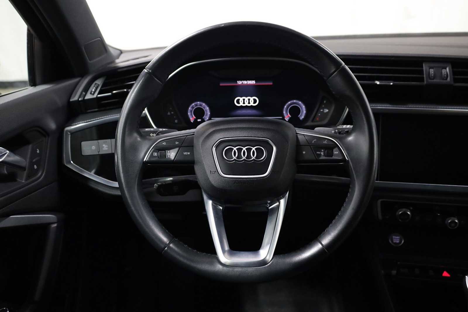 Used 2020 Audi Q3 2.0T Premium Plus w/ Premium Plus Package image 23