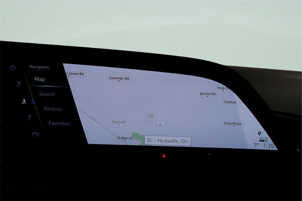 Used 2024 Cadillac Escalade ESV Sport Platinum w/ LPO, ONYX Package image 18