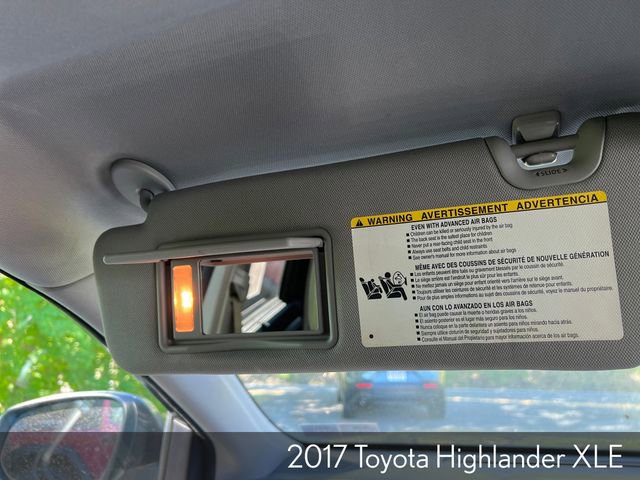 Used 2017 Toyota Highlander XLE AWD/4WD image 25