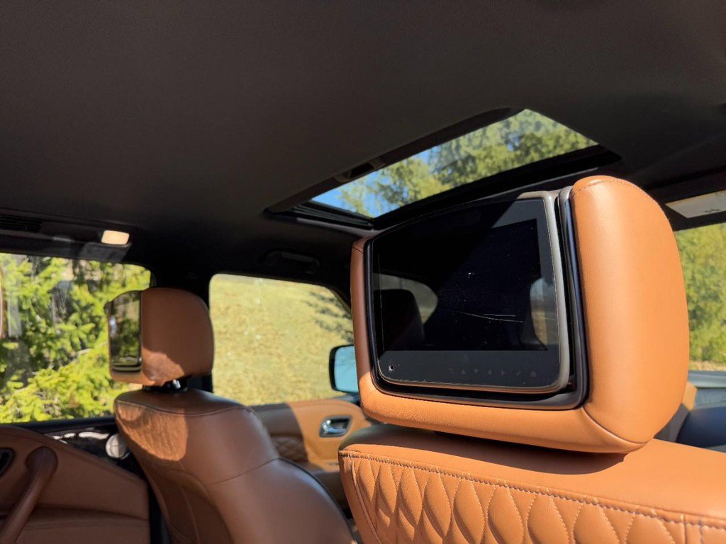 Used 2023 INFINITI QX80 Sensory w/ All-Season Package image 11