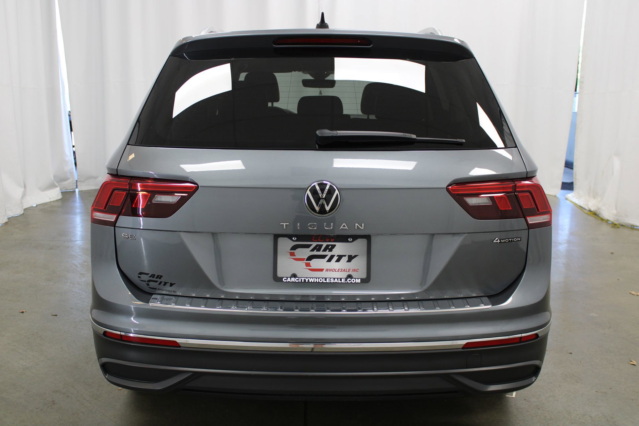 Used 2022 Volkswagen Tiguan SE AWD/4WD image 6