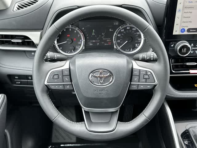 New 2024 Toyota Highlander XLE AWD/4WD image 8