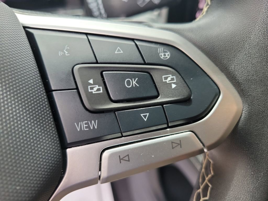 Used 2024 Volkswagen Atlas Cross Sport SE w/ Panoramic Sunroof Package FWD image 26