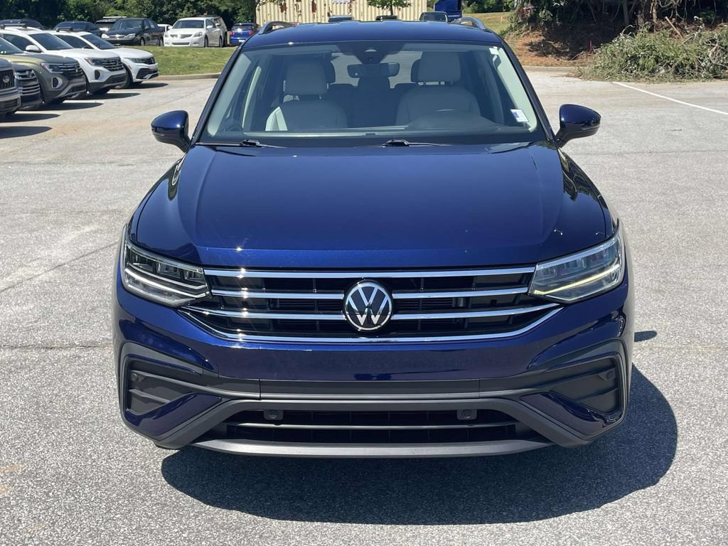 Certified 2023 Volkswagen Tiguan SE FWD image 2