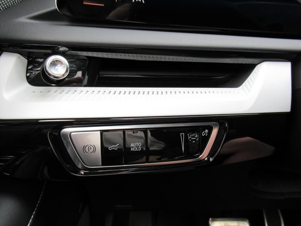 Certified 2025 Cadillac Optiq Luxury 2 w/ LPO, Floor Liner Package AWD/4WD image 23