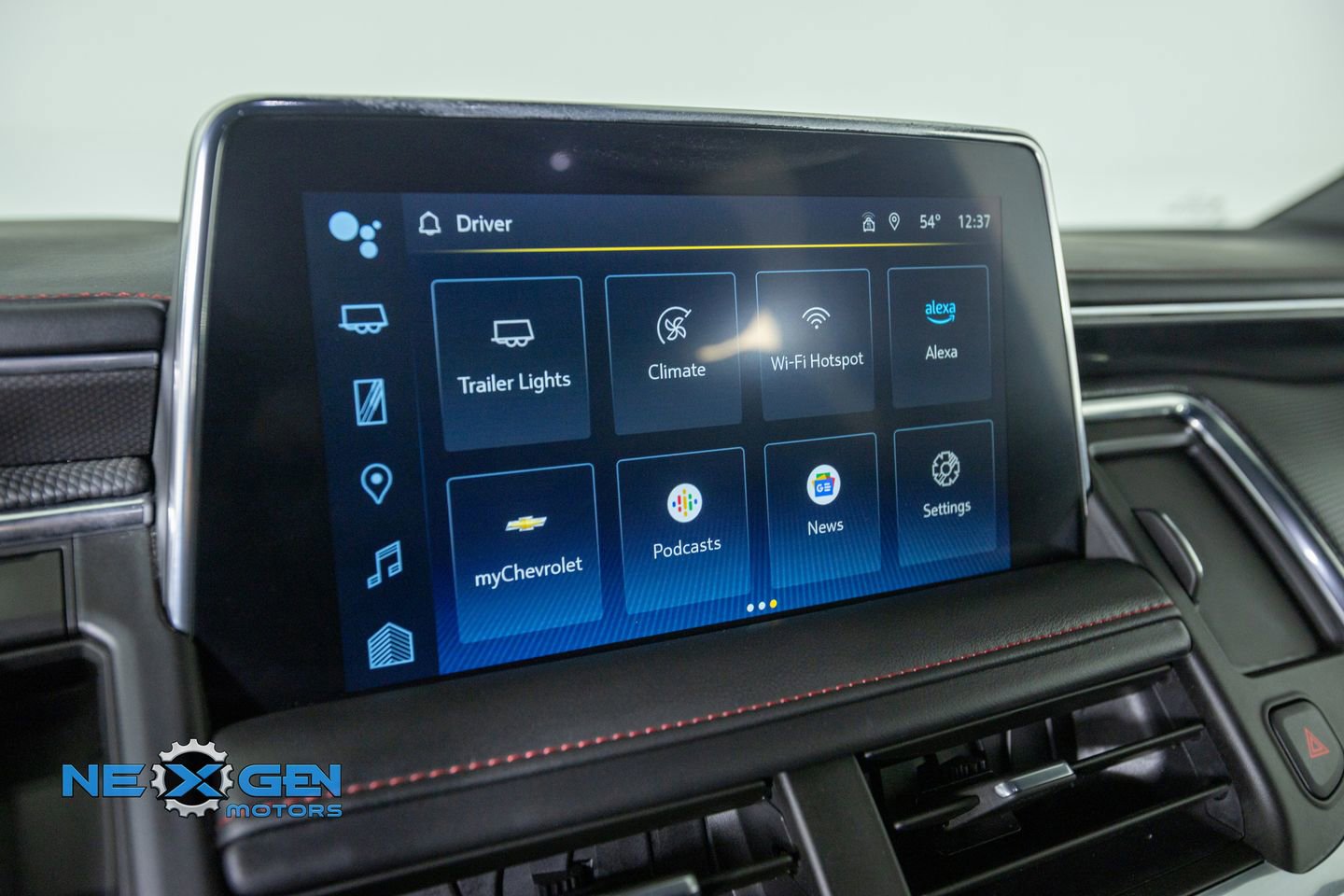 Used 2024 Chevrolet Suburban RST w/ Luxury Package AWD/4WD image 23