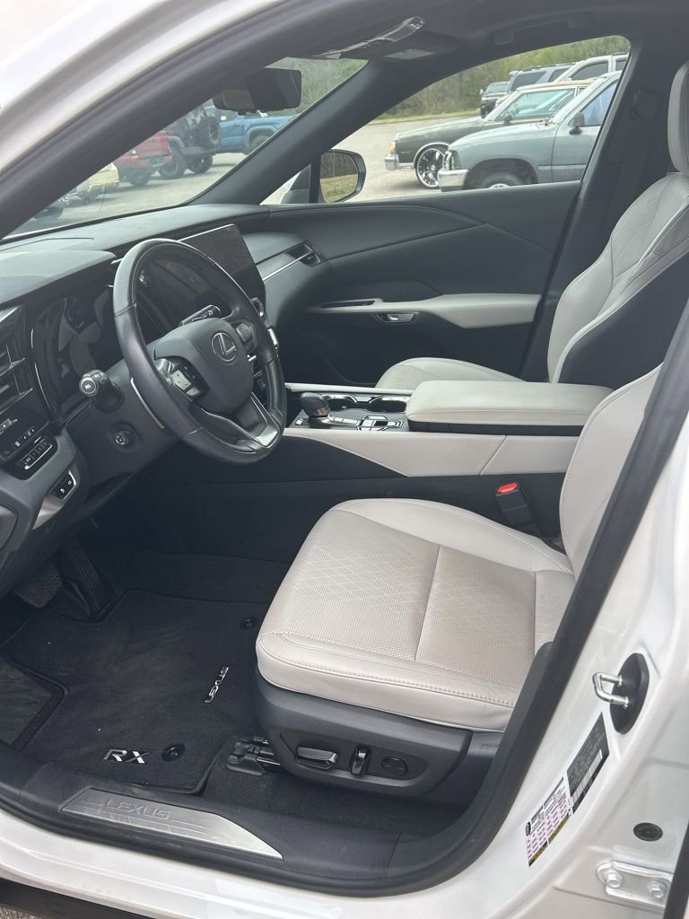 Used 2024 Lexus RX 350 w/ Technology Package image 7