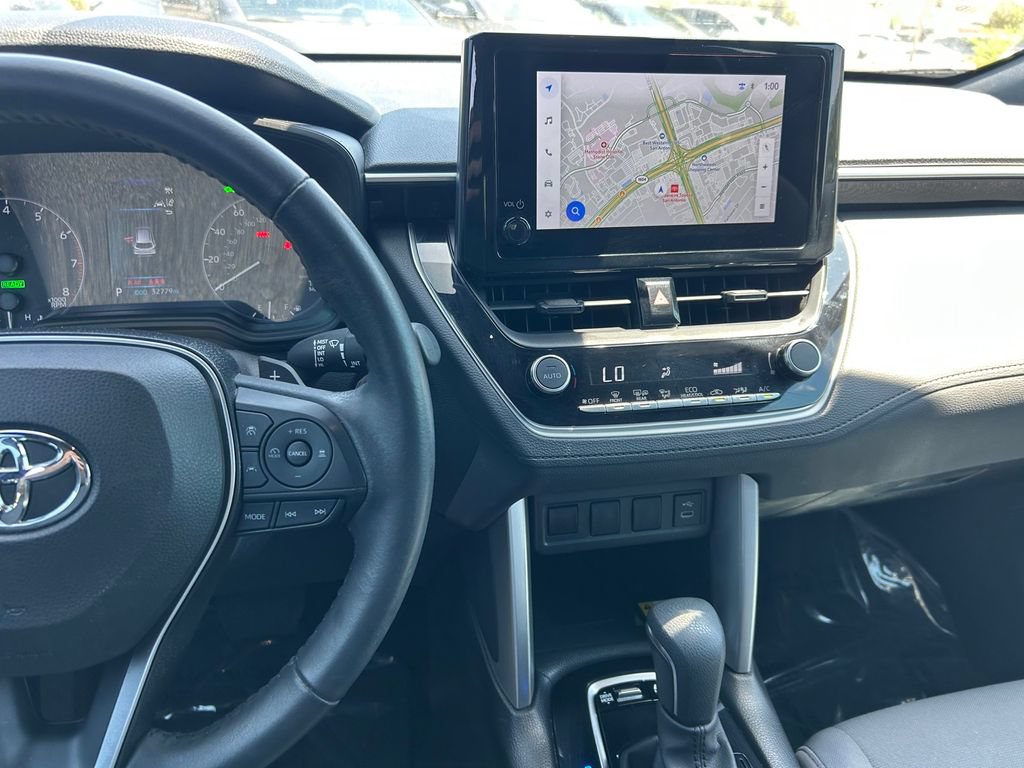 Used 2023 Toyota Corolla Cross AWD Hybrid image 18