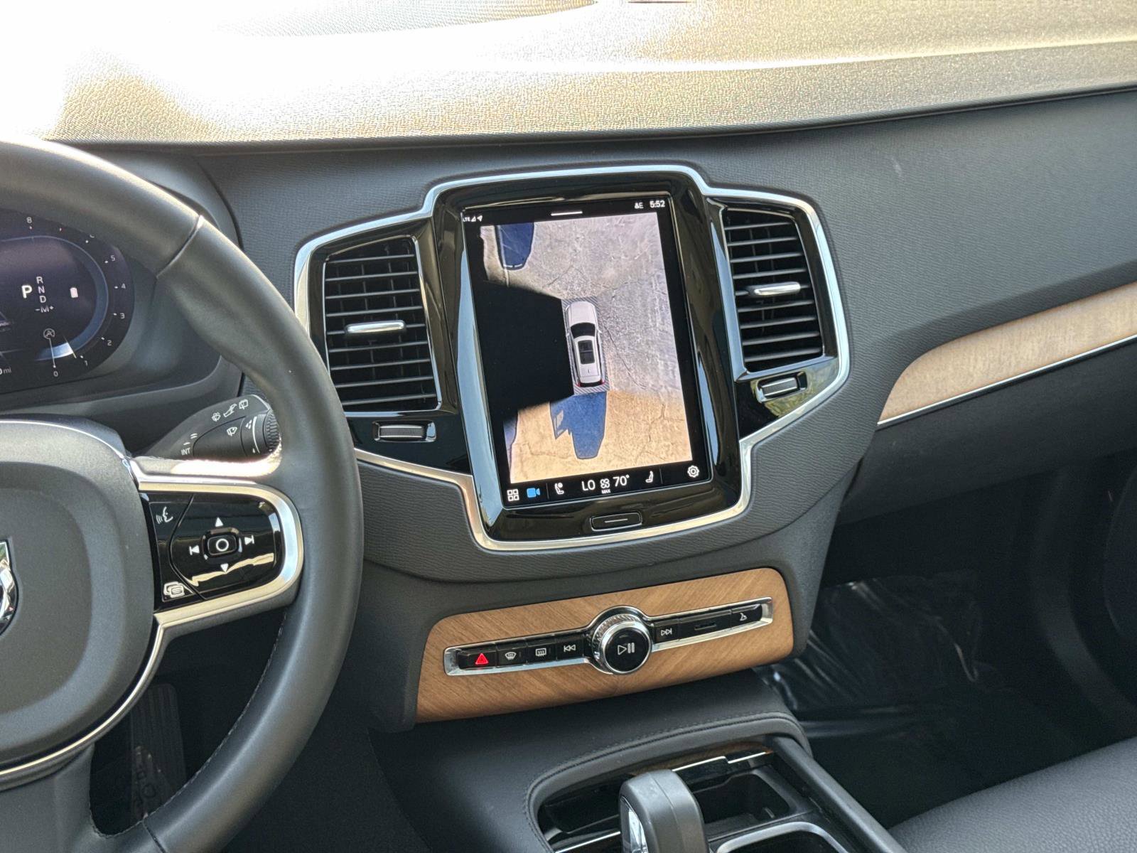 Used 2024 Volvo XC90 B5 Plus AWD/4WD image 9